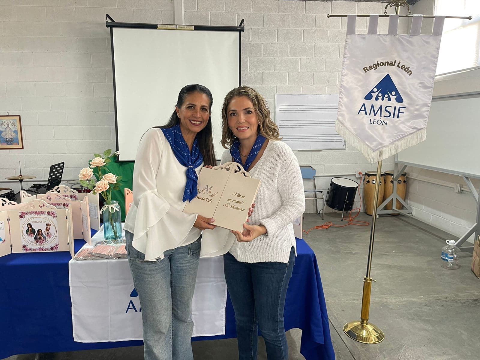Entrega de material de TRÍMATER